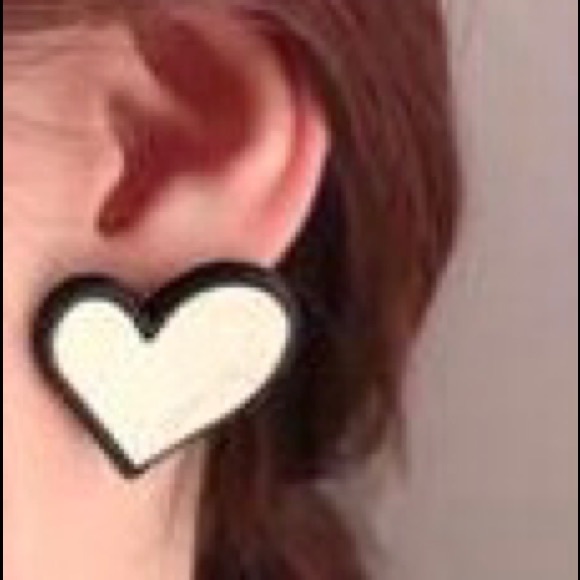 Valentine’s Day Heart Stud Earrings | Boutique | NWT - Picture 6 of 9